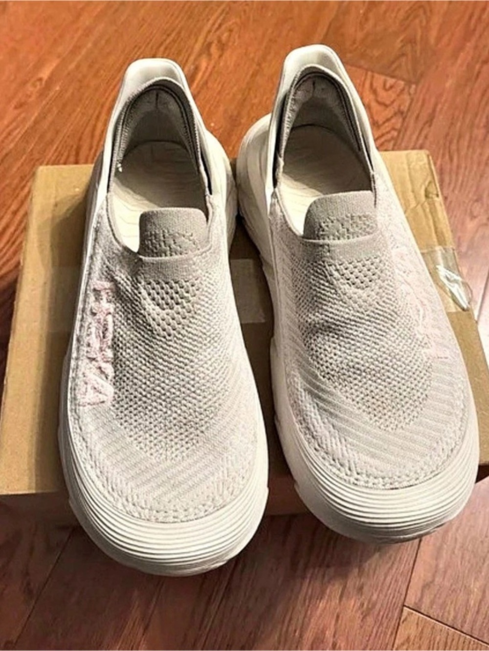 HOKA Restore TC Men’s 8/Women’s 9